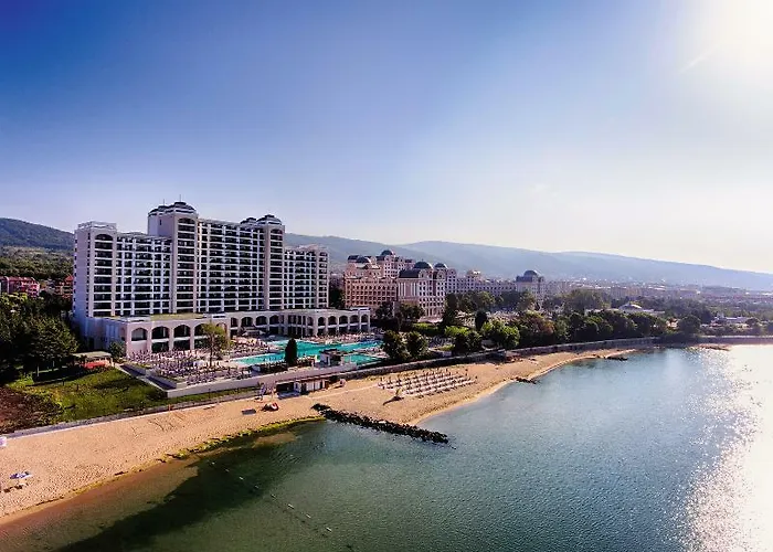 Hotel Palace - Half Board 3*