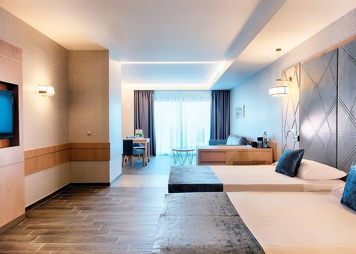 палас - полупансион Хотел 3*