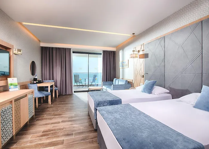 палас - полупансион Хотел 3*